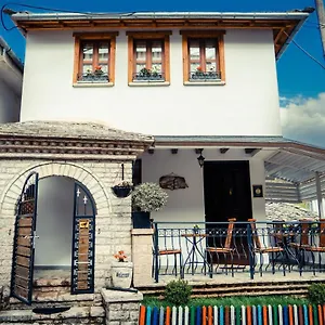 Domino Gjirokaster