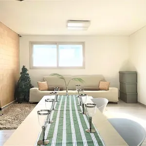 Koin Airport 게스트하우스