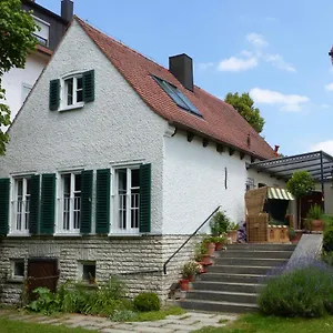 Unter Den Linden Frühstückspension Nördlingen